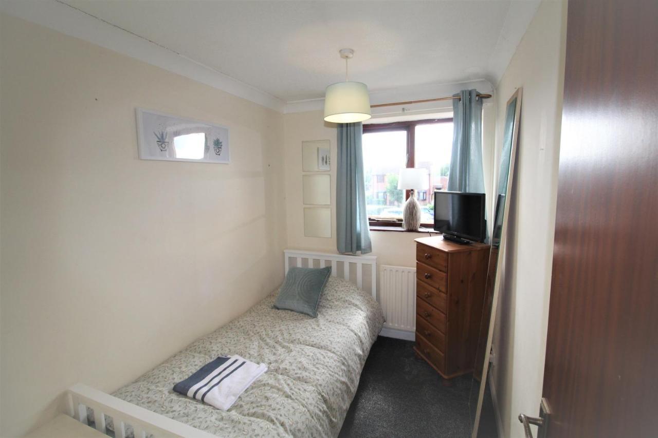 Thorne Haven: Quiet Cul-de-sac Retreat With Garden Holiday home